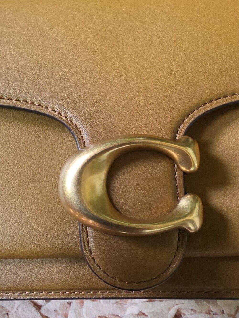COACH Tabby 26 Leather Shoulder Bag in Honey Brown with Gold Hardware - Picture 4 of 13